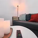 Ahelia كالامباكا